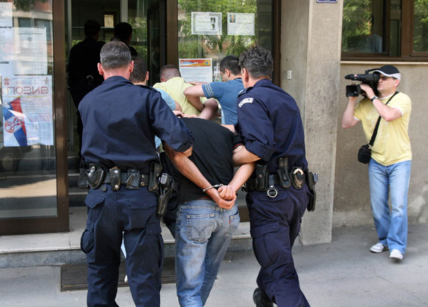 Полицајац са сином диловао дрогу